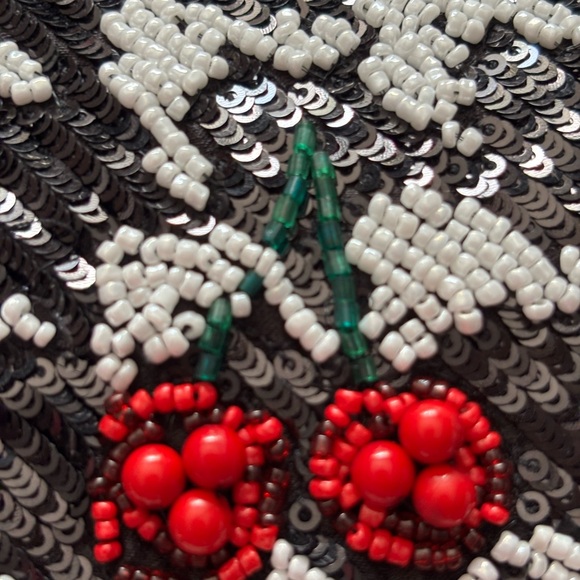 NWT Viral black and white houndstooth cherry pattern beaded baguette bag - Picture 13 of 16